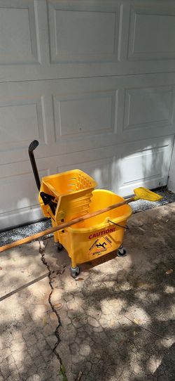 Mop bucket