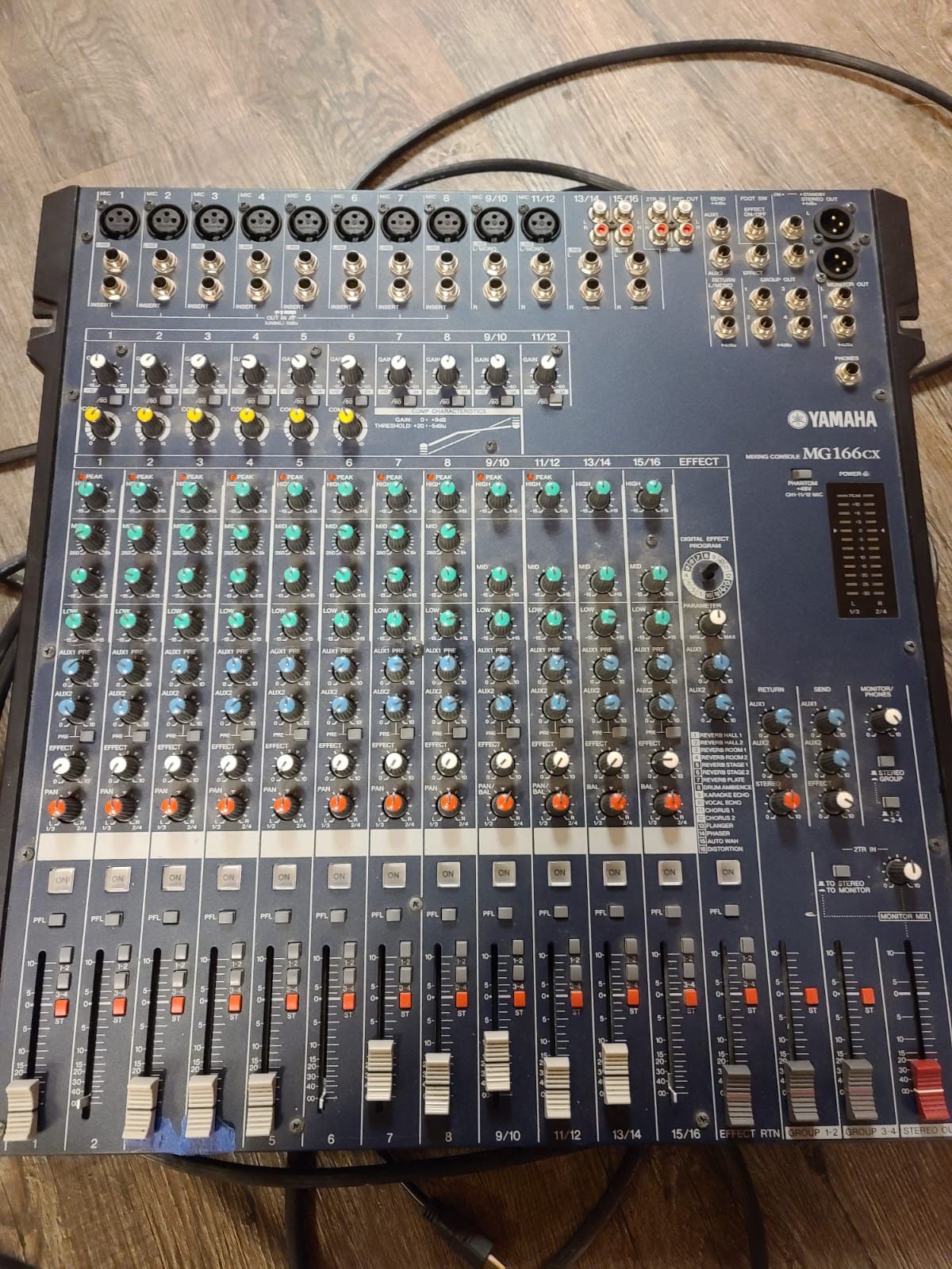 Yamaha 16 Channel Mixing Console