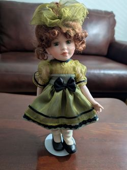 Anne Geddes Full Porcelain Collector Doll w/ Rose Mark & Stand – 12–14" $49.99 OBO