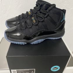 Jordan 11 Gamma Size 4.5 Y