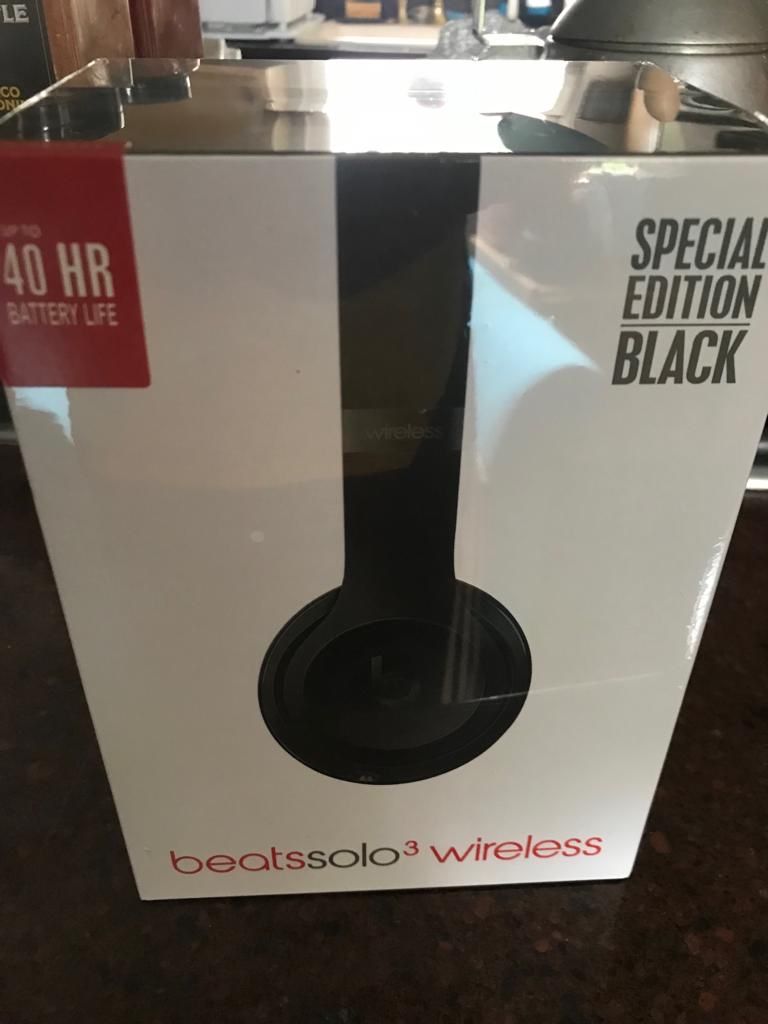 New Beats Solo 3 wireless Matte Black