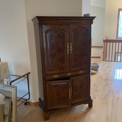 Wood Bar / Liquor Cabinet
