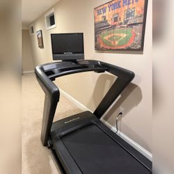 Nordic Track Commercial 1750 Treadmill - Excellent - Milford, CT