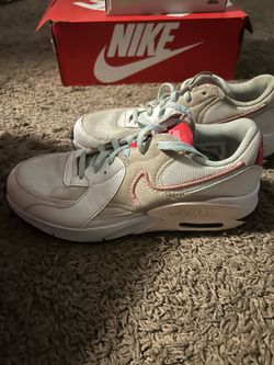 Air Nike size 6 in youth