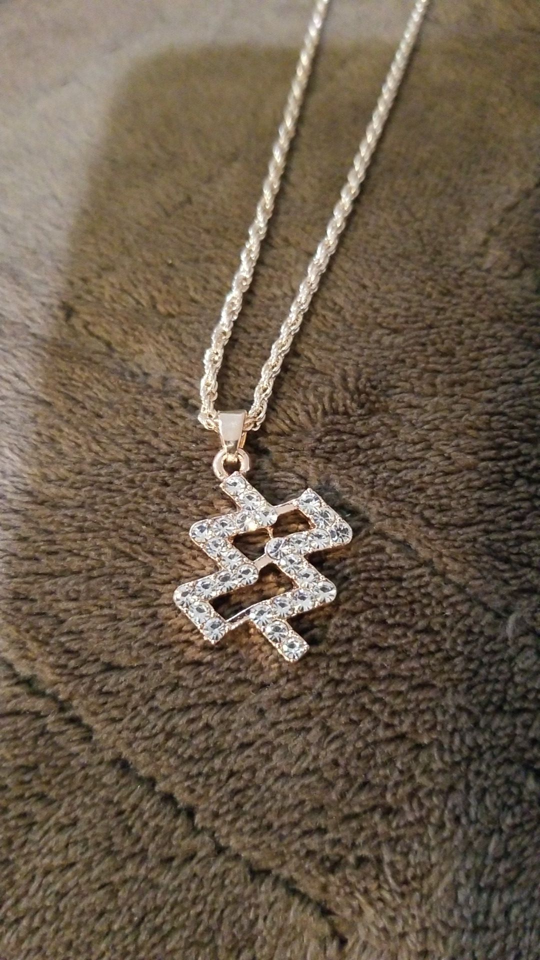 Rose Gold Aquarius Chain