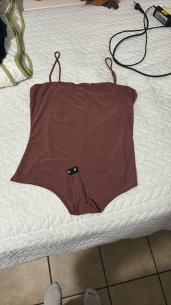 Brown/burgundy Top