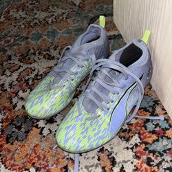 PUMA Ultra 5 Match FG/AG soccer cleats size 4