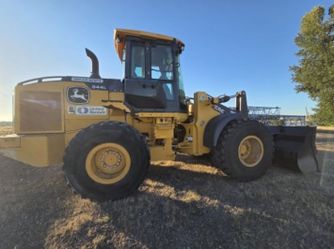 John Deere 544L (3 yard wheel loader)