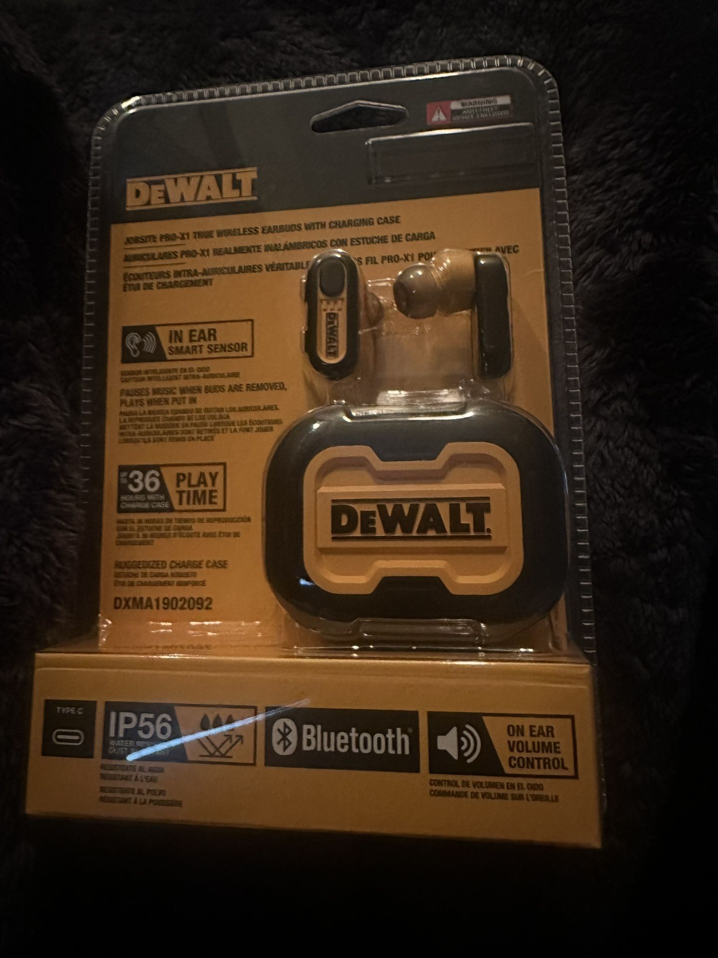Dewalt Bluetooth Headset W/charger Case
