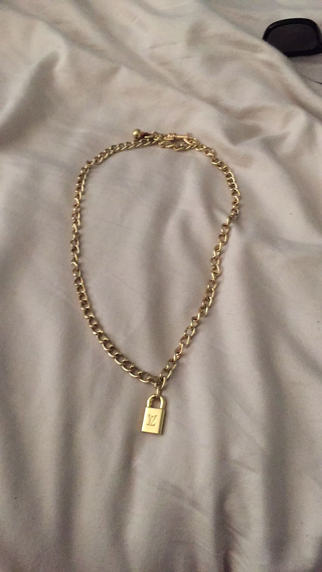 Louis Vuitton necklace for Sale in Glendale, AZ - OfferUp