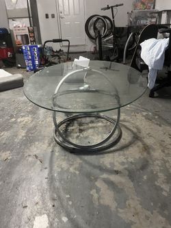 Living Room Table And Side Table Selling Them Both Together For $100