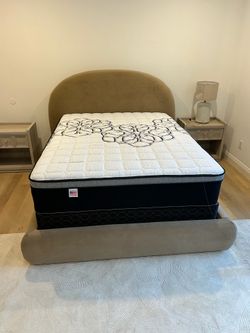 •  Elite Bamboo Luxe  Queen  12” pillow top.      New mattress in a plastic sealed.     We offer same day delivery  Venta de colchones  ☎️📲call or Te