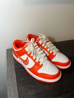 Nike Dunk low essential