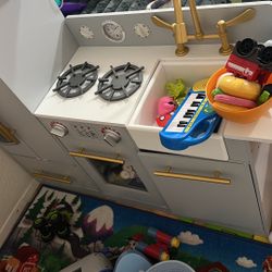 Play Kitchen With Accessories 
