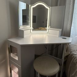 Corner Vanity - White 