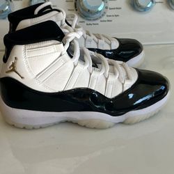 Jordan 11 Gradtitude Size 7.5 Men 