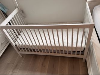 2-in -1 Crib