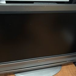 Multiple HD tvs + a CRT plasma screen