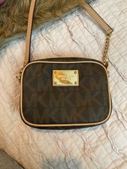 Michael kors cross body purse