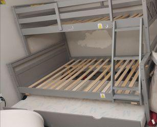 Triple bunk bed w/toddler memory foam mattress