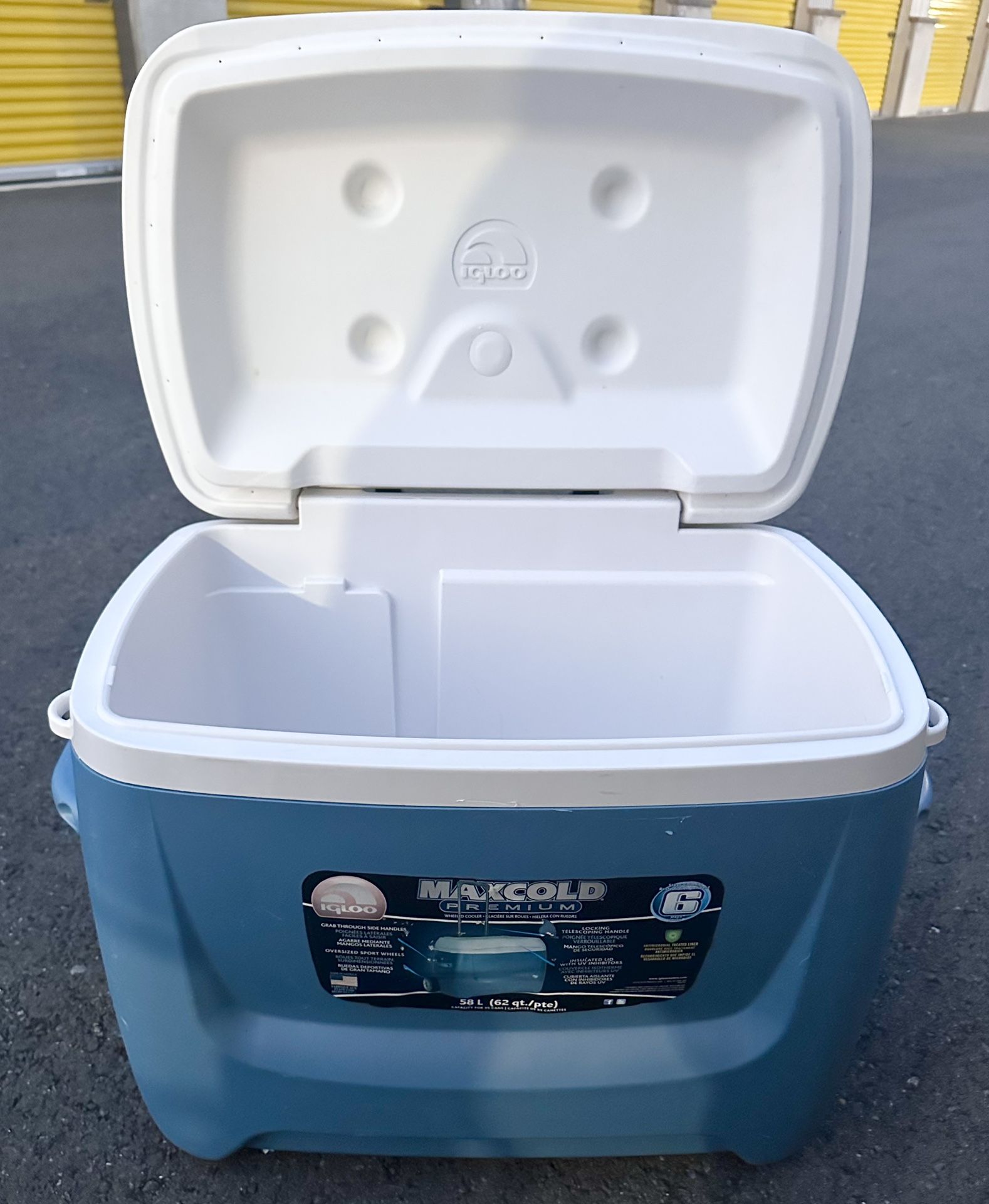 Igloo MaxCold Premium Rolling cooler from(Costco), 62 Quarts, 98 beverage cans.