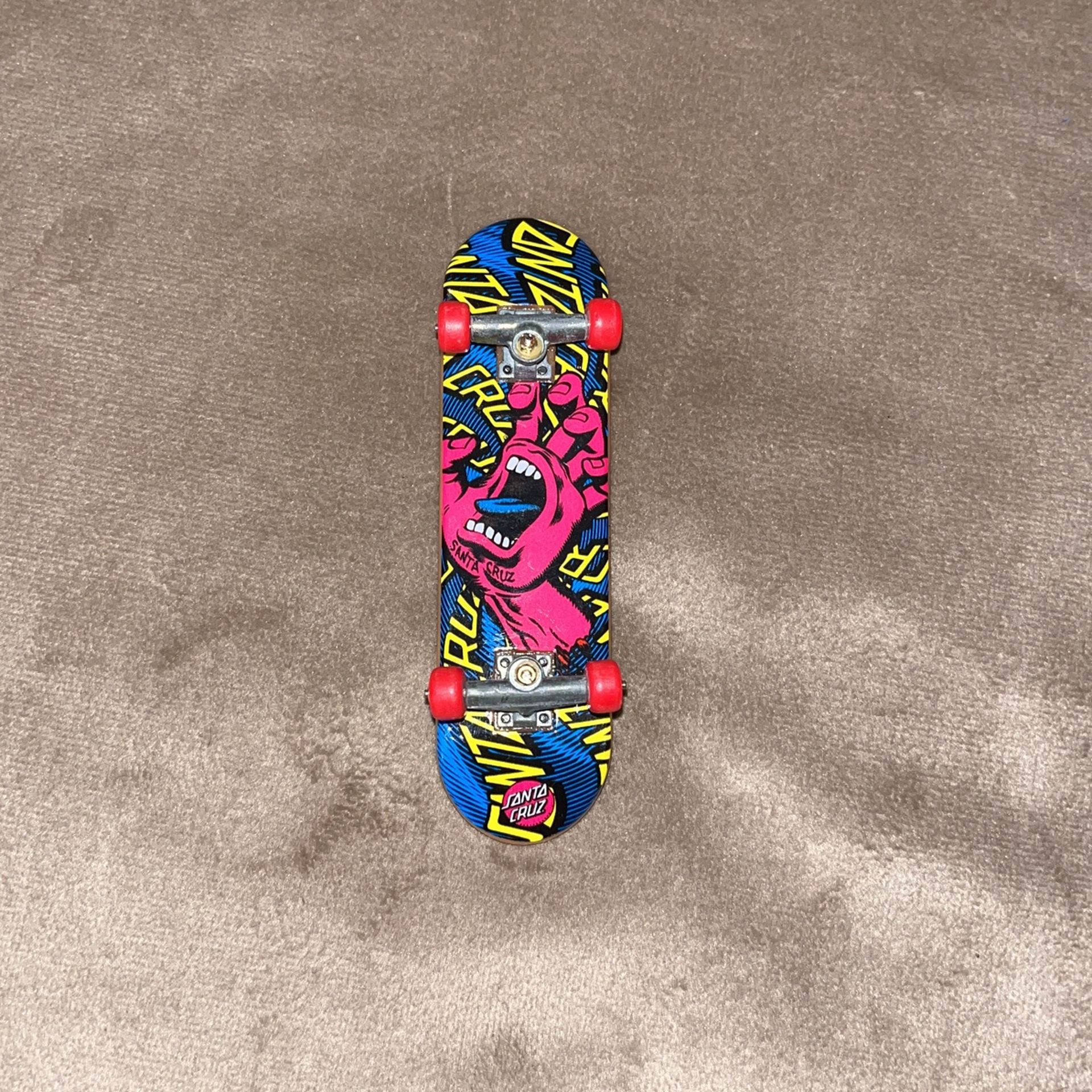Tech Deck Santa Cruz Finger Skateboard