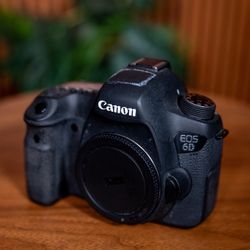 Canon EOS 6D Full-Frame DSLR Body - 20.2MP - GPS + WiFi 