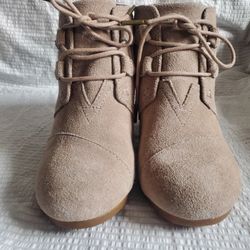 Toms women's Kala wedge ankle boots size 8.