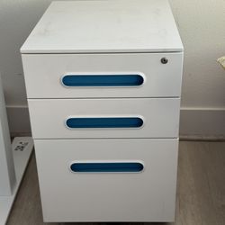 Autonomous filing Cabinet