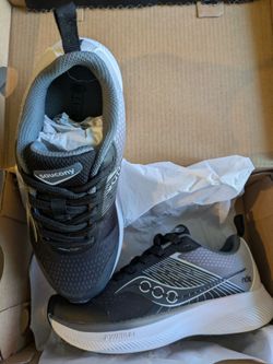 NIB Saucony Kid RDZ