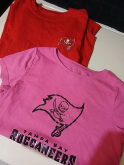 Kids Tampa Bay buccaneers T-shirt size small/medium $3 each or 2/$5