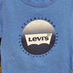 Levis T-shirt Size 6