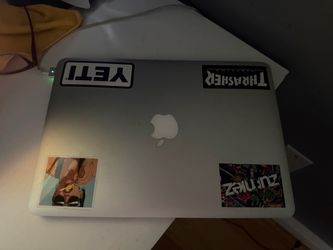 Apple MacBook
