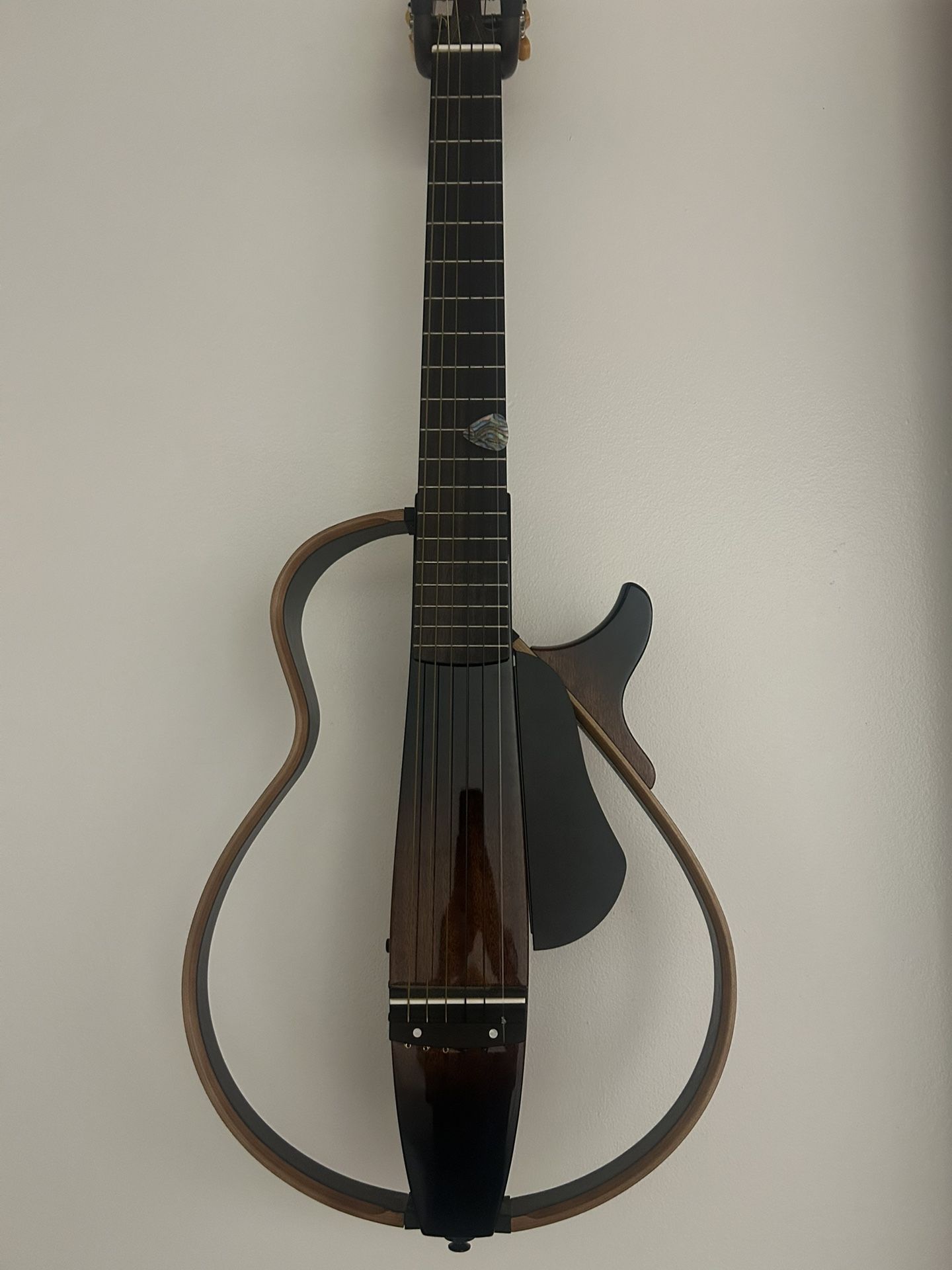 Yamaha Minimalist Guitar-Classical