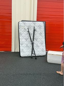 Queen bed and box spring