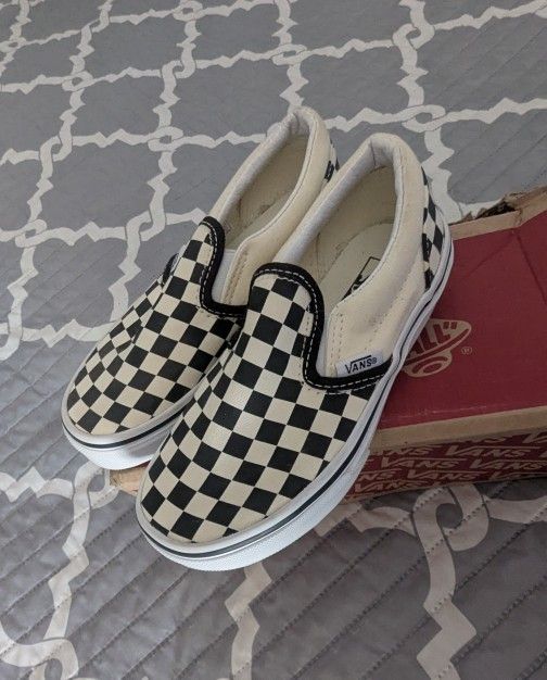 Kids Vans Size 13.5 Located In Mesa