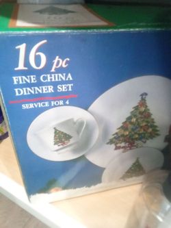 16-Piece Fine China Dinner Set Service for 4
