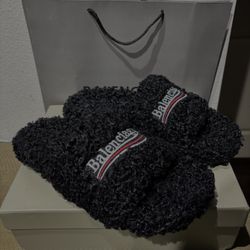 MEN'S FURRY OPEN MULE IN BLACK SIZE 42