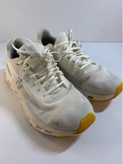 On Cloud Cloudnova Form Womens US 8 White Athletic Running Shoes Sneakers