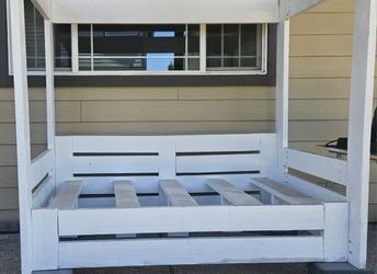 Outdoor Daybed - Free