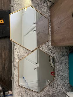 2 hexagonal mirrors