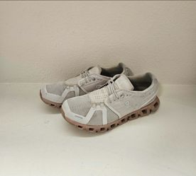 On Cloud 5 Women's Running Shoes Rose Shell Size US W10 / EU 42