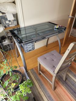 Glass Top Draftung Desk With Tilting top