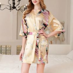Women's Elegant Versatile Silk Floral Print V-Neck Adjustable Belt Light Weight Kimono Night Robe & Lounge Wear
