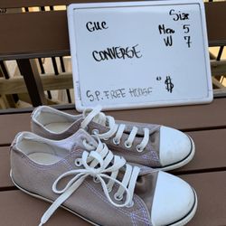 CONVERSE Size 5.5 Men’s and 7 women’s