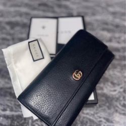 Authentic Gucci Wallet 