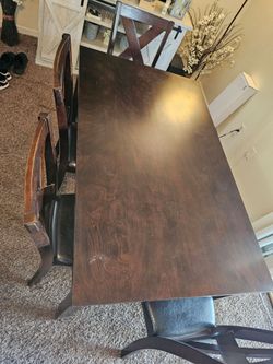 Dining room table