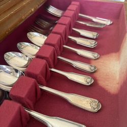 WM ROGERS VINTAGE SILVERWARE SET