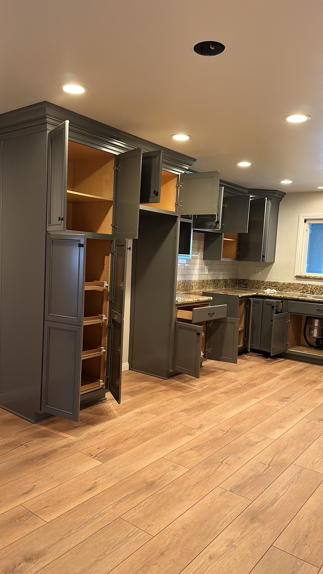 Painter Apartment Poxy Interior And Exterior Garage