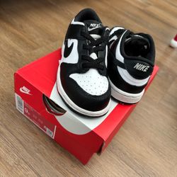 Panda dunks